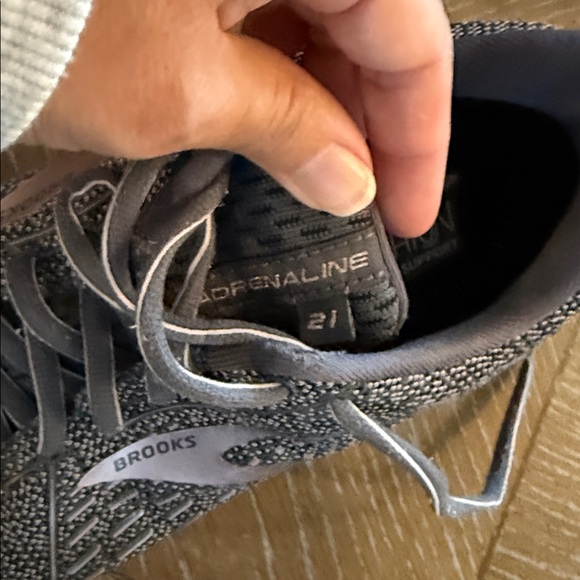 Brooks Adrenaline 21 Running Shoes - Picture 7 of 7